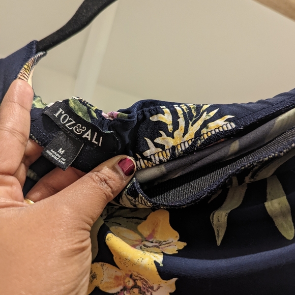 Floral wrap around skirt - Picture 3 of 3